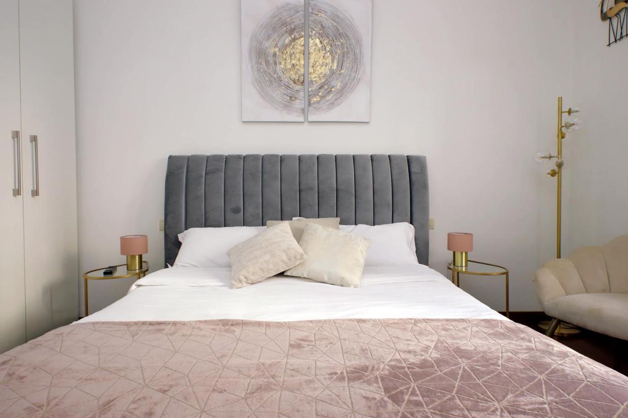 Domus Lou Elegante Appartamento In Trastevere Roma Eksteriør billede