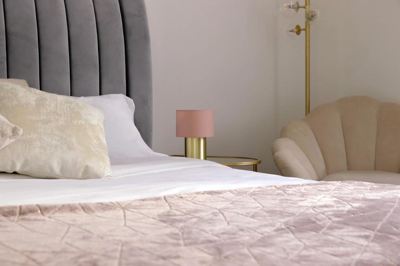 Domus Lou Elegante Appartamento In Trastevere Roma Eksteriør billede