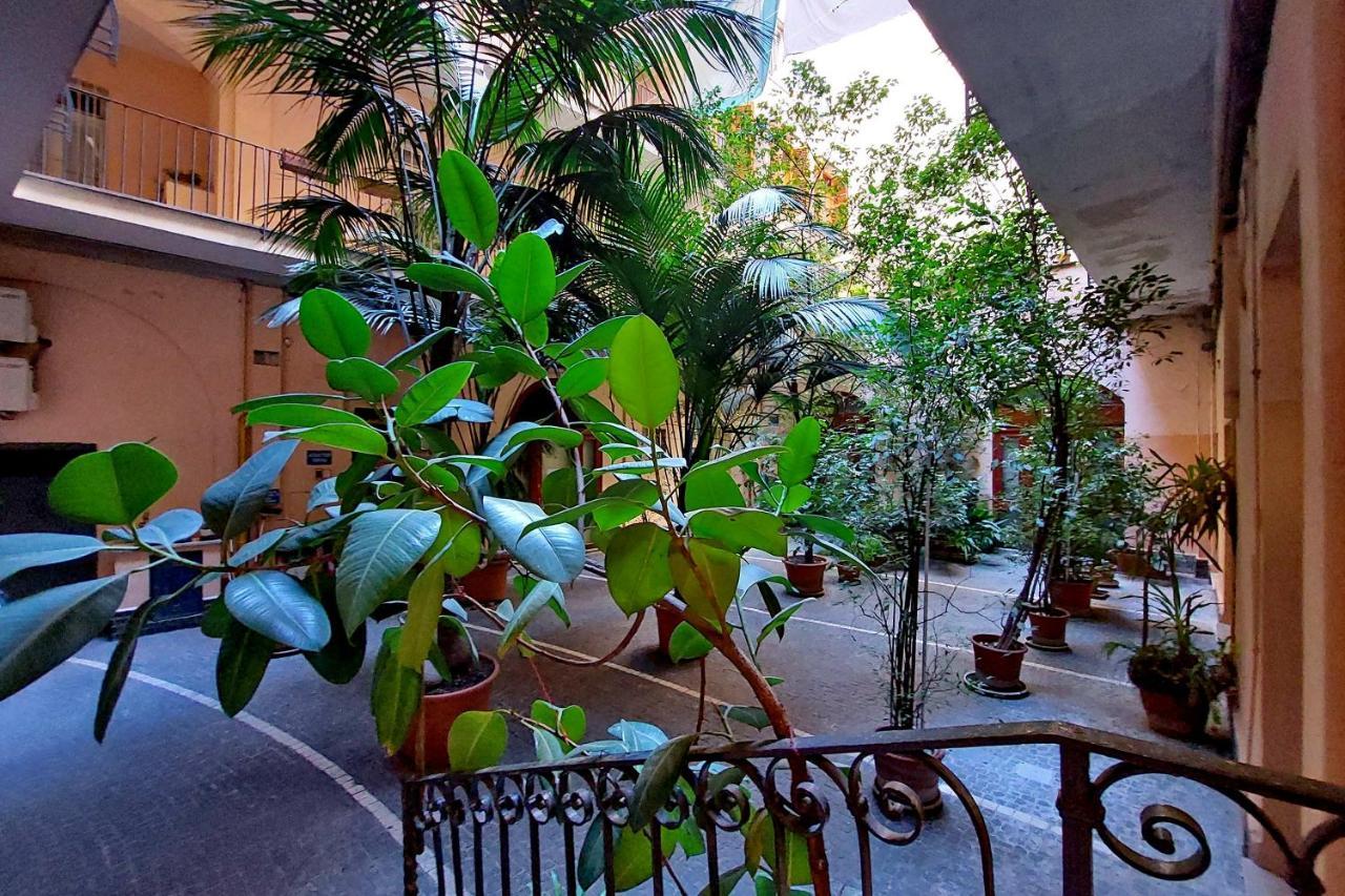 Domus Lou Elegante Appartamento In Trastevere Roma Eksteriør billede